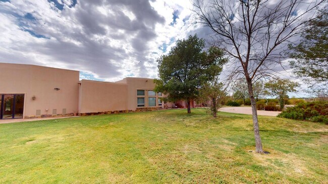 Building Photo - Furnished 5-Bedroom Home with Indoor Pool & Amenities