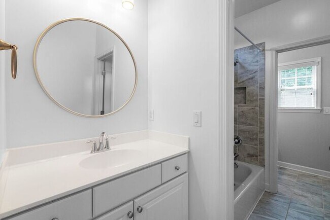 Building Photo - Stunning All-Brick Home in BridgeMill Community!