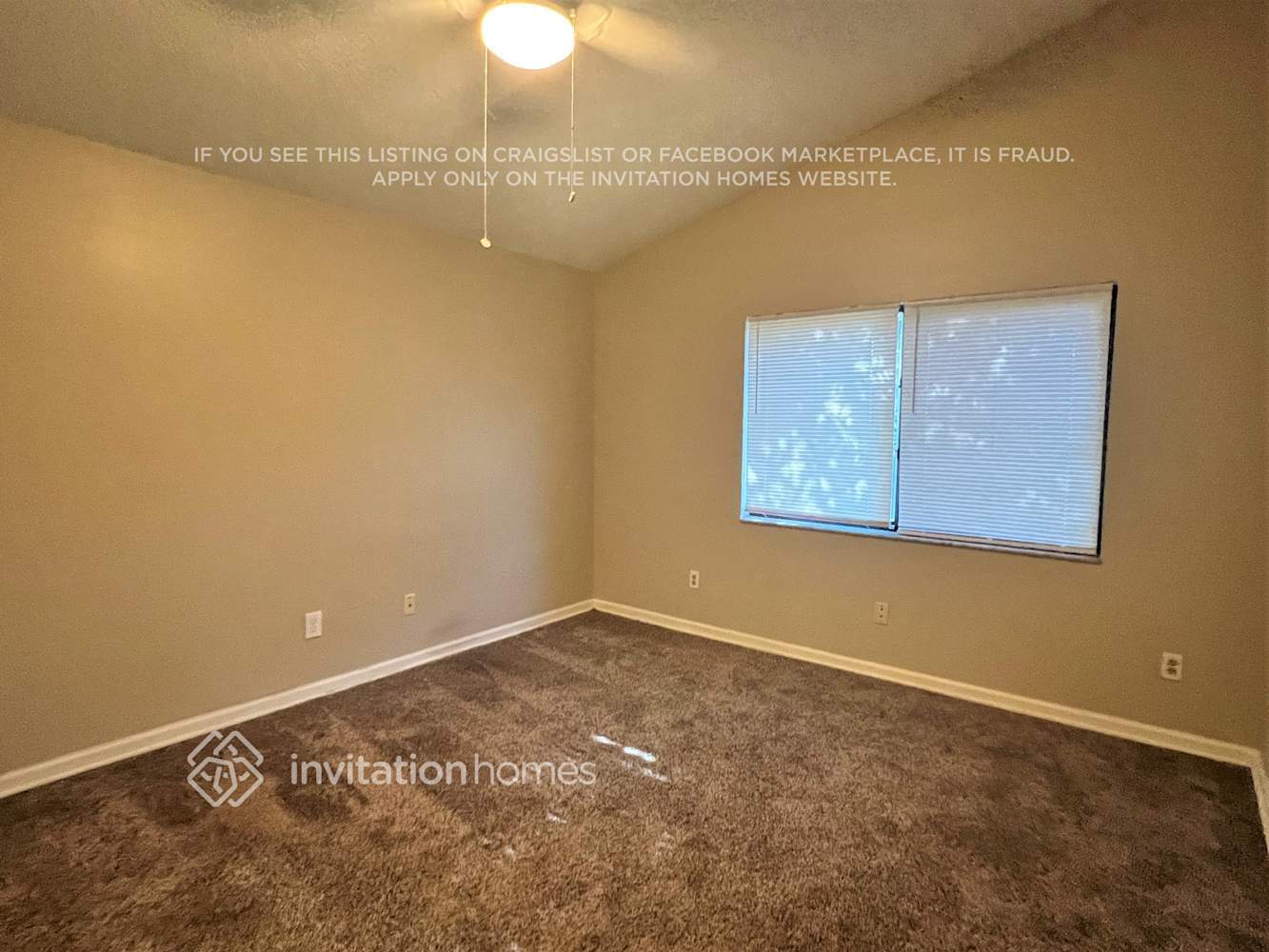 Building Photo - 701 Lakeside Pl