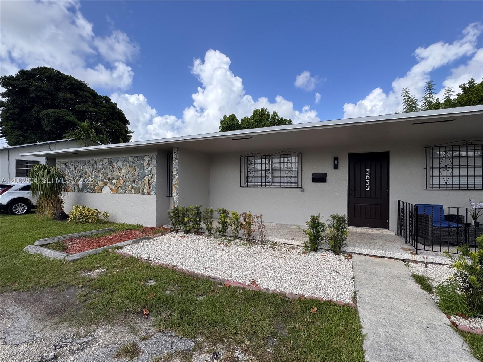 Building Photo - 3632 SW 87th Ave