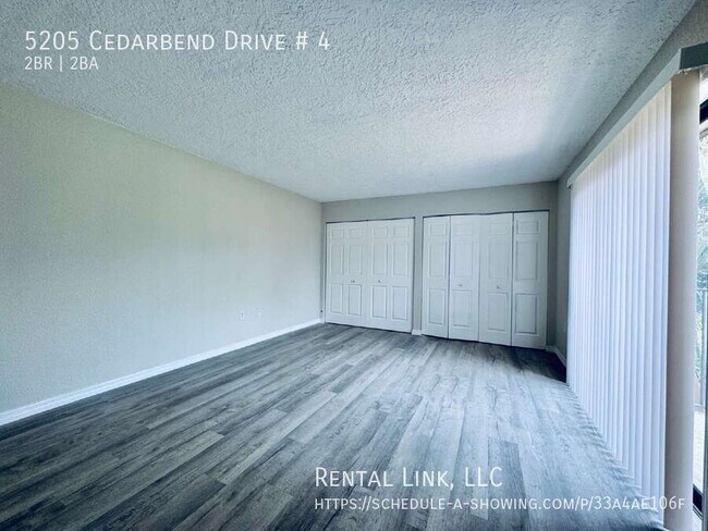 Building Photo - 5205 Cedarbend Dr