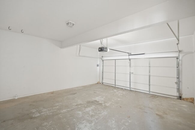 Building Photo - 2927 Arbor Creek Ln