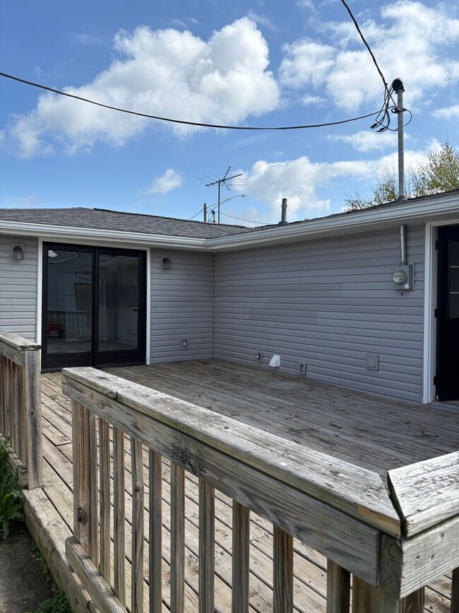 Building Photo - Newly Remodeled Charming 3bd2br Home!!