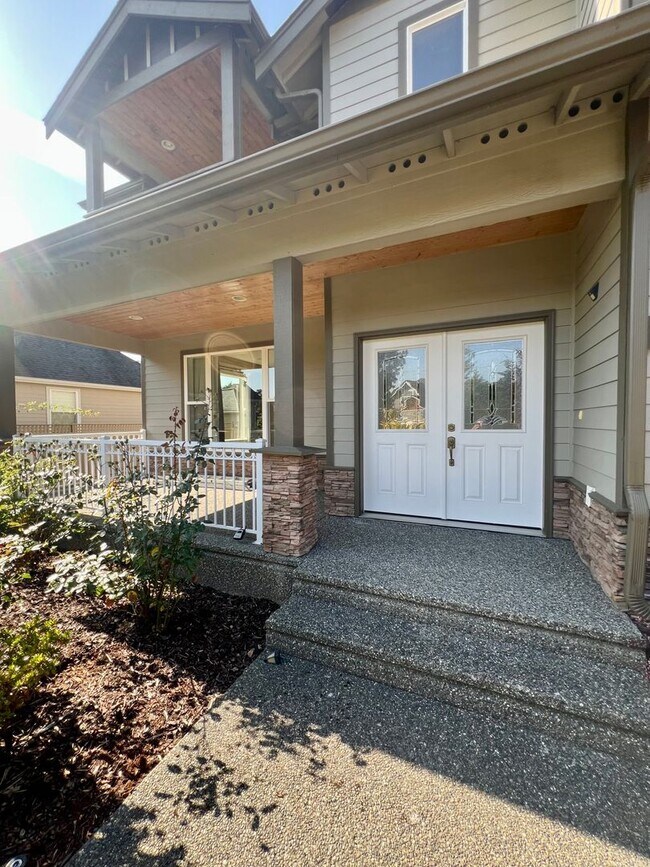 Building Photo - Beautiful 3 Bedroom in Private Community!