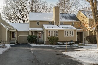 Building Photo - 13 Iris Way