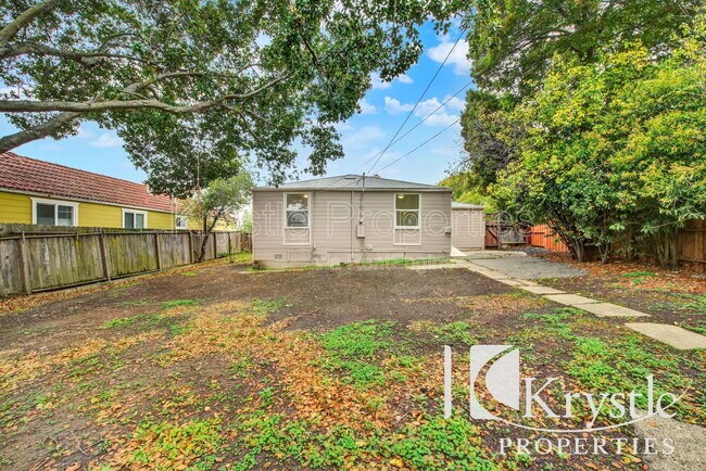 Building Photo - 1047 Valle Vista Ave