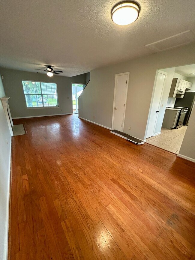 Building Photo - Newly Remodeled 3 Bedroom, 2 bath home with bonus room in Coffee Bluff Area.