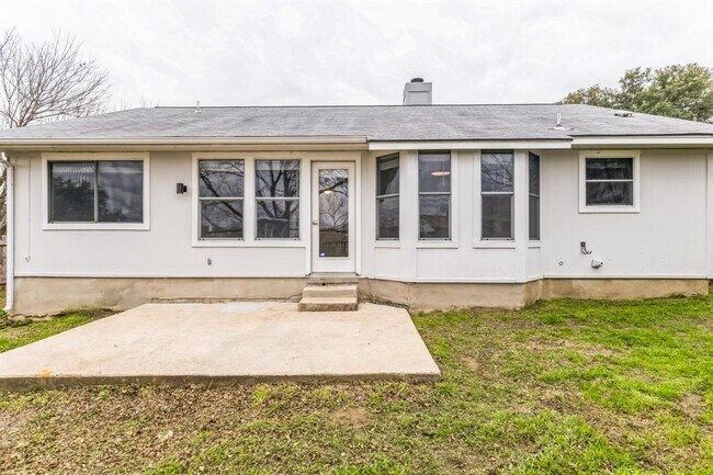 Building Photo - 313 Caladium Dr