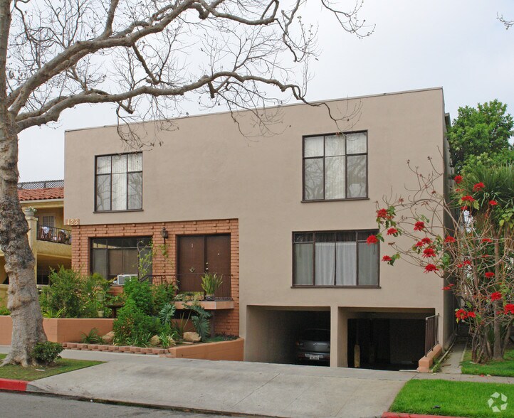 Building Photo - 423 S Maple Dr