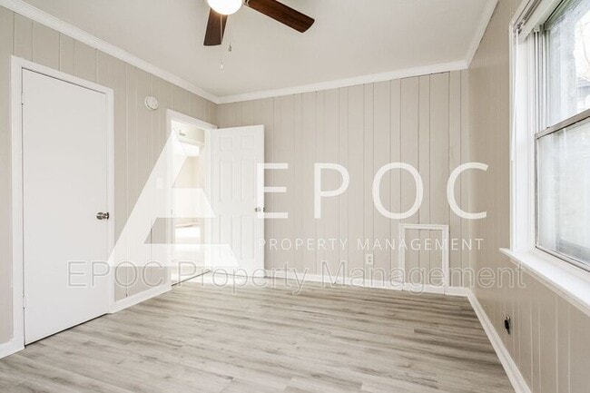 Building Photo - 817 N Gary Ave