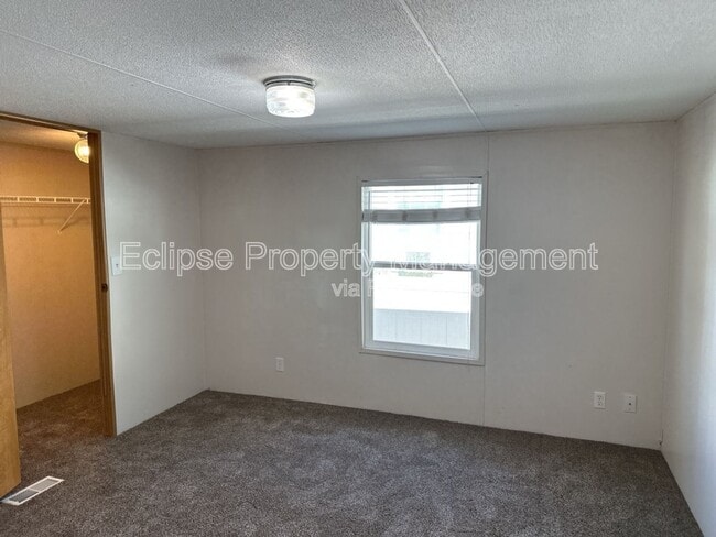 Building Photo - 178 Hollyberry Way