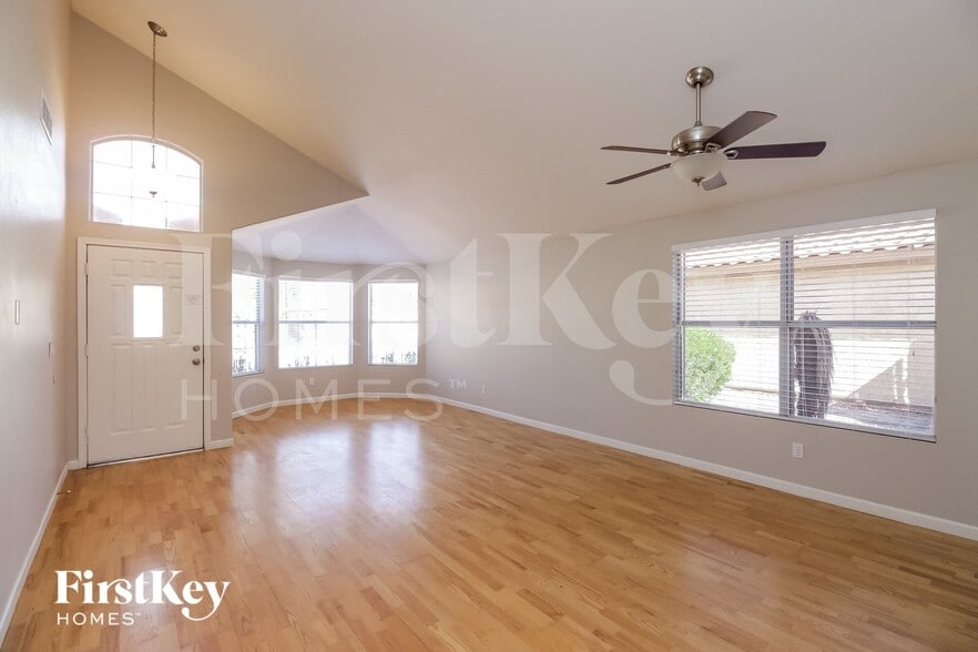 Building Photo - 1831 W Wildhorse Dr