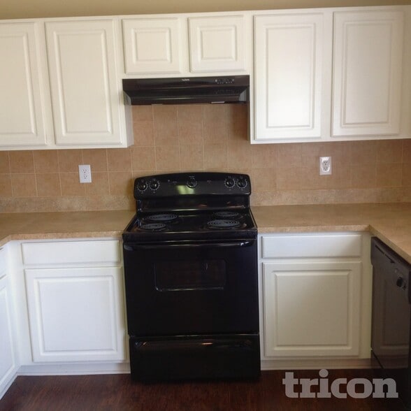 Building Photo - 917 Redford Ln
