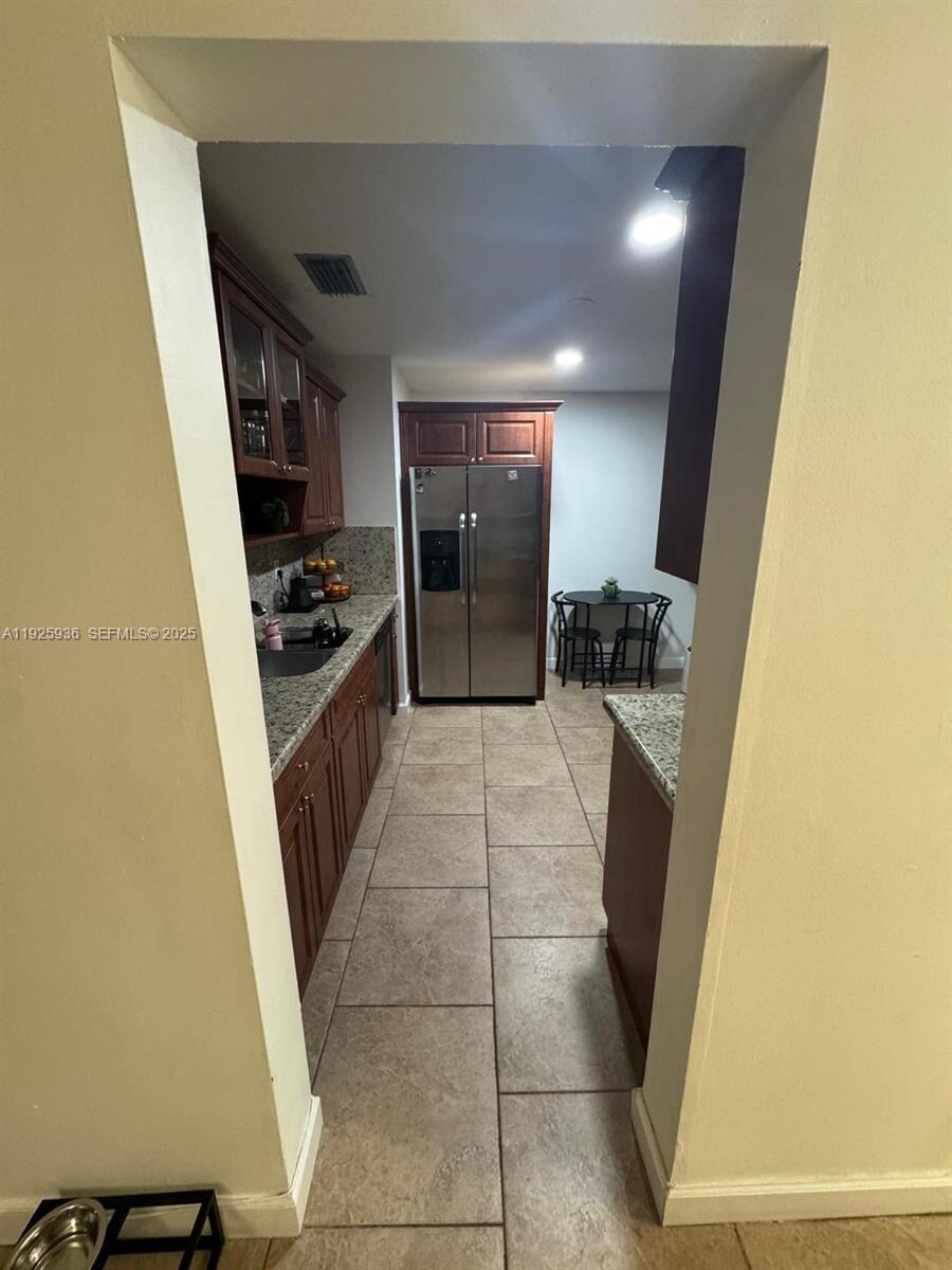 Building Photo - 10161 SW 137th Ct