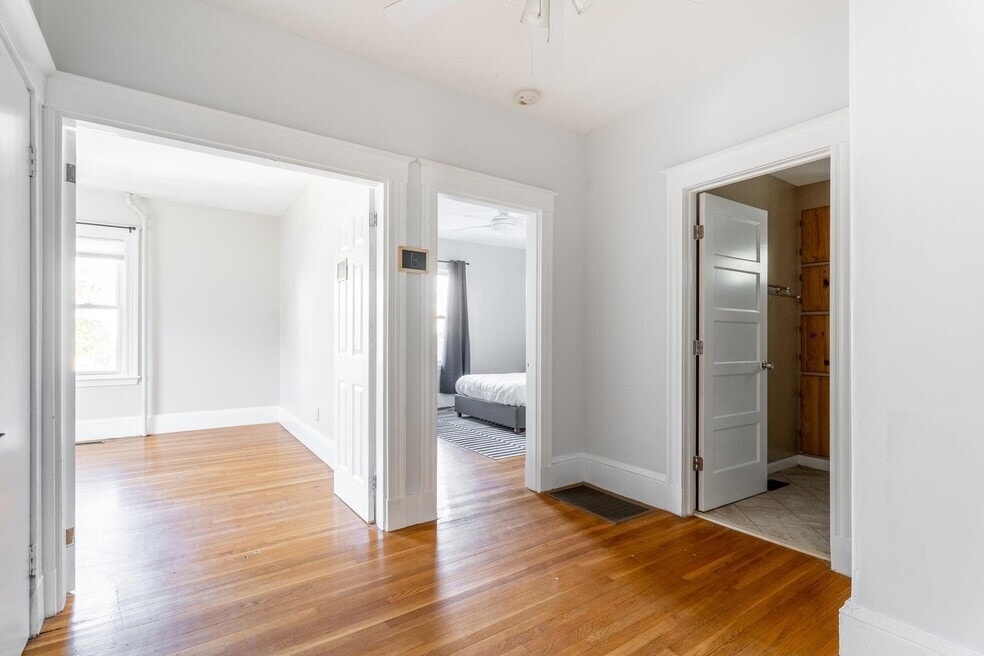 Building Photo - 45 Montcalm Ave