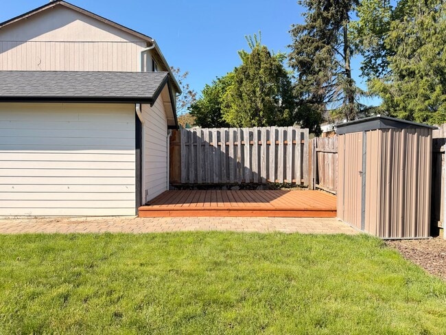 Building Photo - Lovingly Updated Home with Separate Garage, Outdoor Cat Enclosure, Finished Basement, Large Yard,...