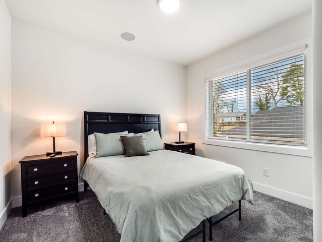 main floor bedroom - 1371 Lyle Ave