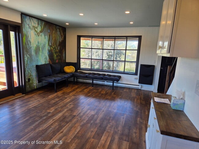 Building Photo - 2129 Bethany Turnpike