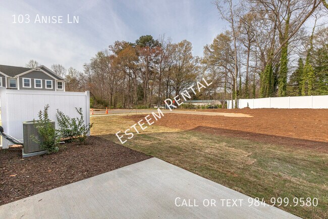 Building Photo - 103 Anise Ln