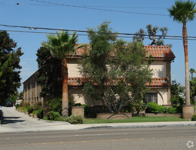 Building Photo - 14200-14231 Springdale St