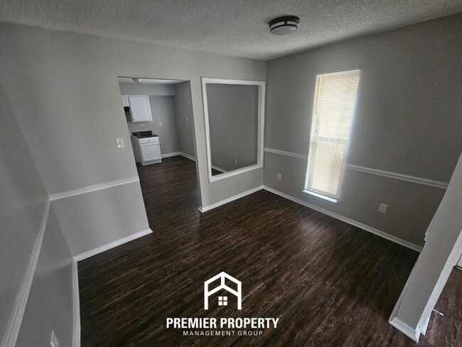 Building Photo - Charming 3BR/2BA Home in 38141 | Vaulted Ceilings, Fireplace & 2-Car Garage