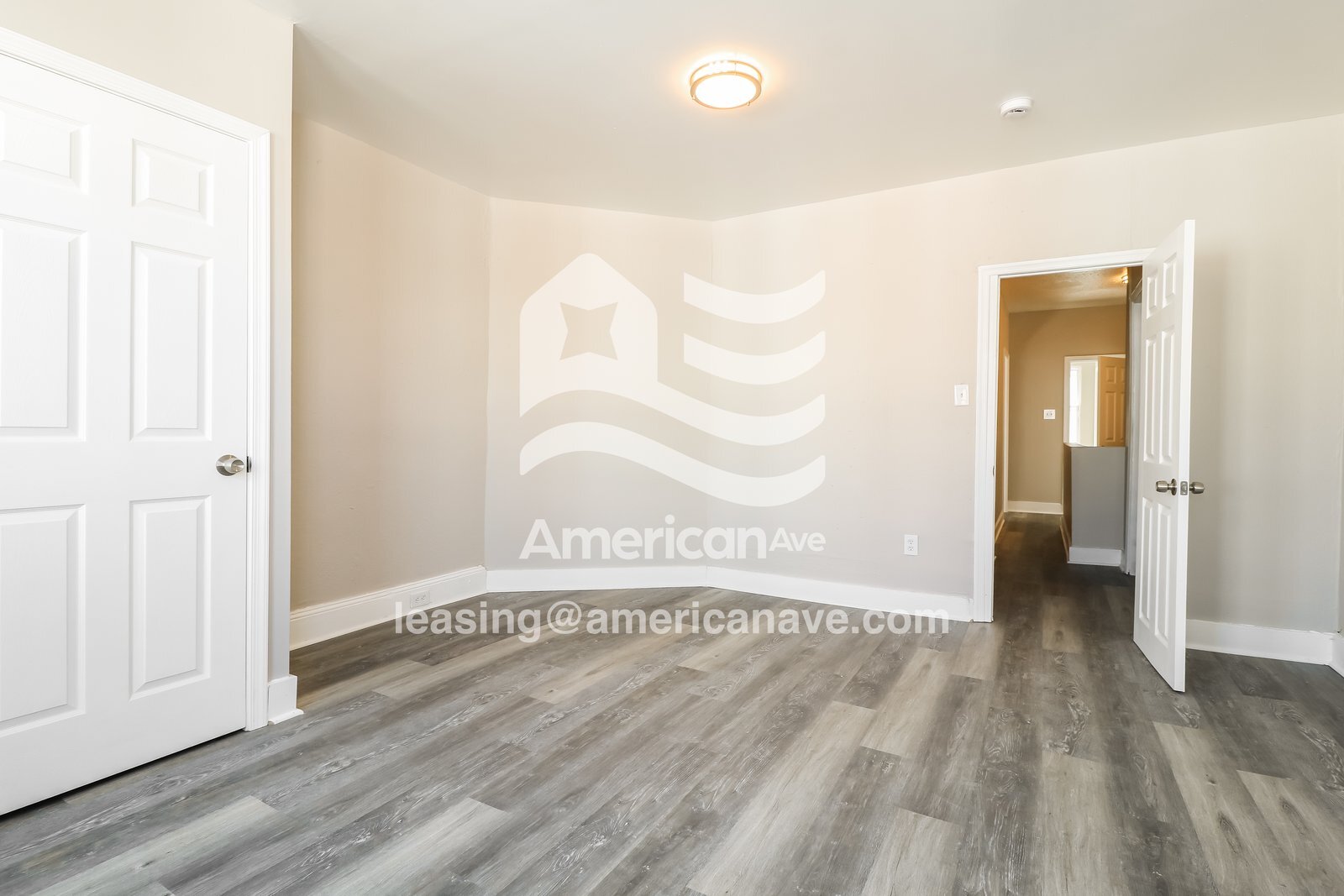 Building Photo - 552 N Wanamaker St