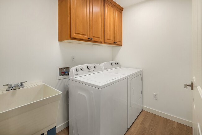 Building Photo - 2416 35th Ave NE