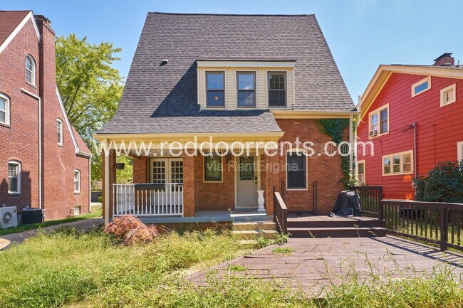 Building Photo - 412 N Merrill St