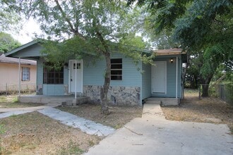 Building Photo - 2010 Soliz St