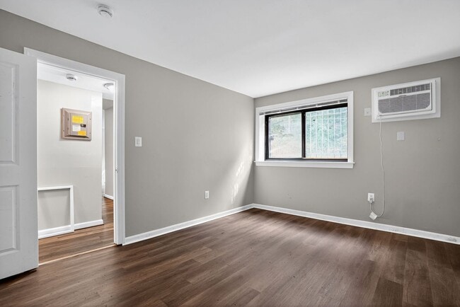 Building Photo - 2025 Move-In Special – $200 Off First Mont...