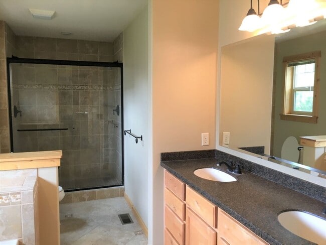 Building Photo - Gorgeous 3 Bedroom Home in Elk Grove Commu...