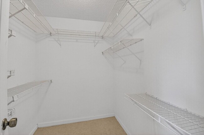 Building Photo - 17414 Spring Tree Ln