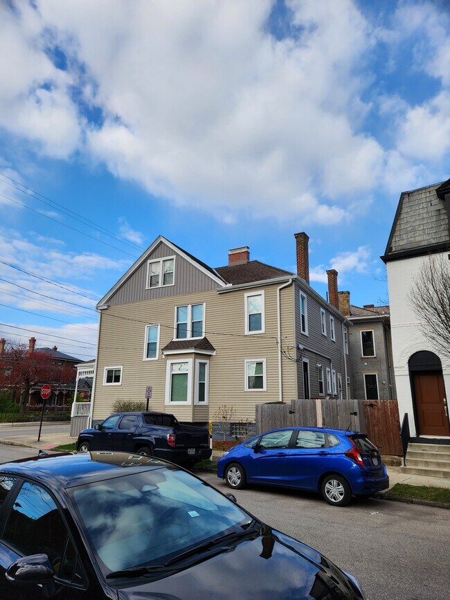 Building Photo - 1083 E Long St