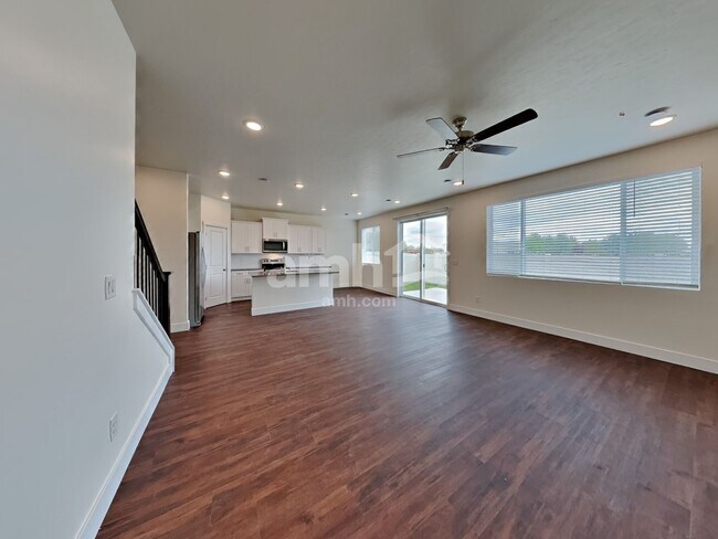 Building Photo - 11535 W Mesquite St