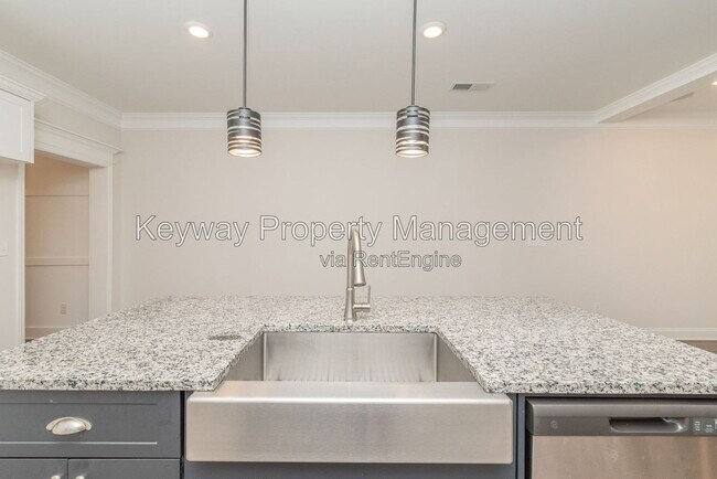 Building Photo - 319 Sumac Trail