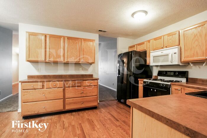 Building Photo - 41 Knoll Ln