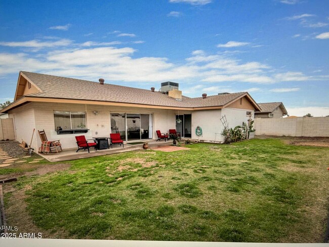Building Photo - 4852 W Cochise Dr