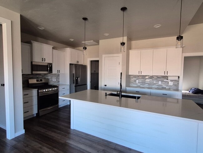 Building Photo - 1245 La Sienna