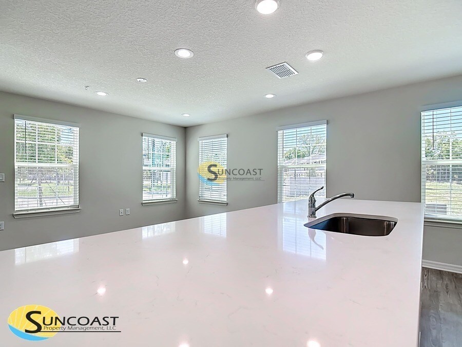 Building Photo - 3821 SW 43rd Ct