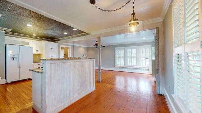 Building Photo - The Heart of Downtown