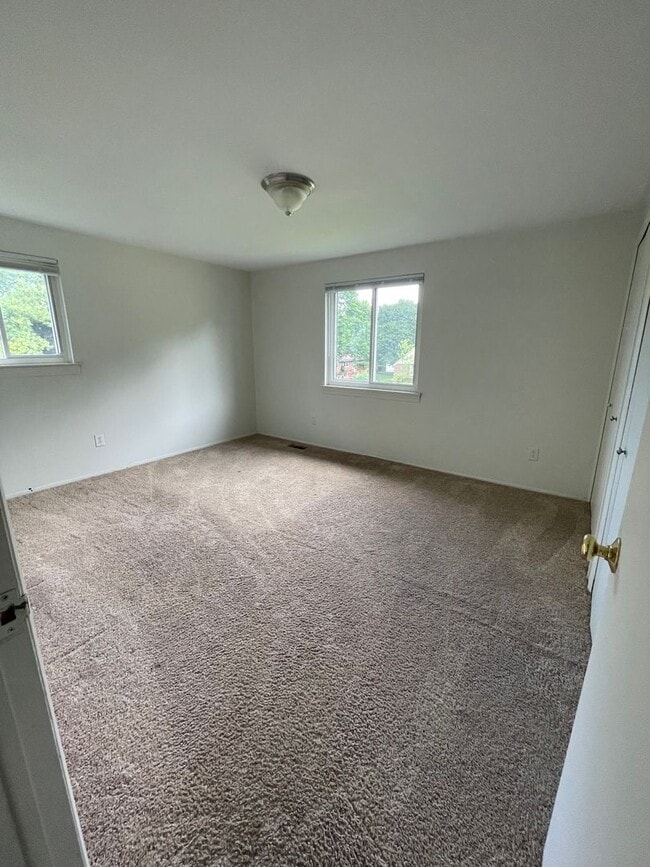 Building Photo - Beautiful 4 Bedroom Home in Ypsilanti! - F...