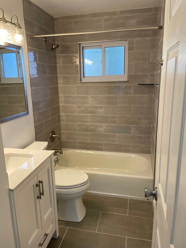 Building Photo - 6243 Gray St