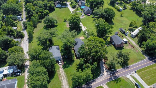 Building Photo - 25 Poplar Hill Dr