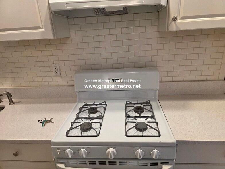 Building Photo - 207 Salem St