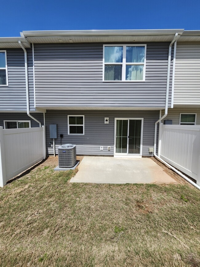 Building Photo - 116 Forthside Wy