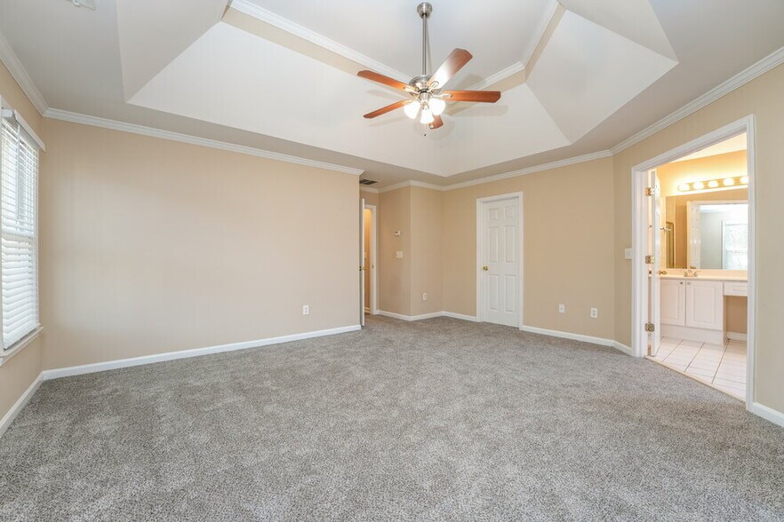 Building Photo - 430 Golden Meadows Ln