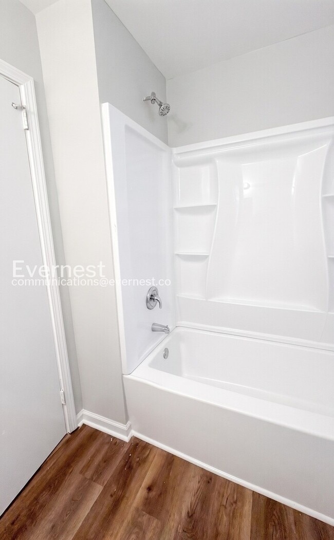 Building Photo - 5725 Avenue O