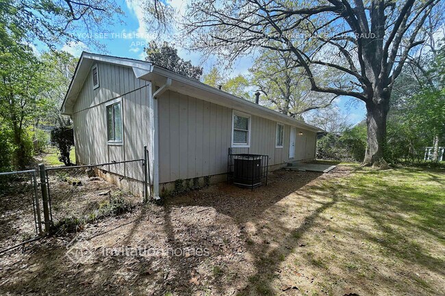 Building Photo - 1728 W Austin Rd