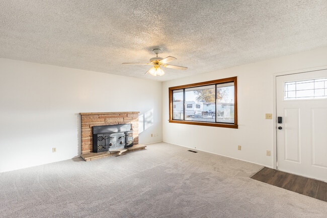 Building Photo - 1609 N Plateau Ave