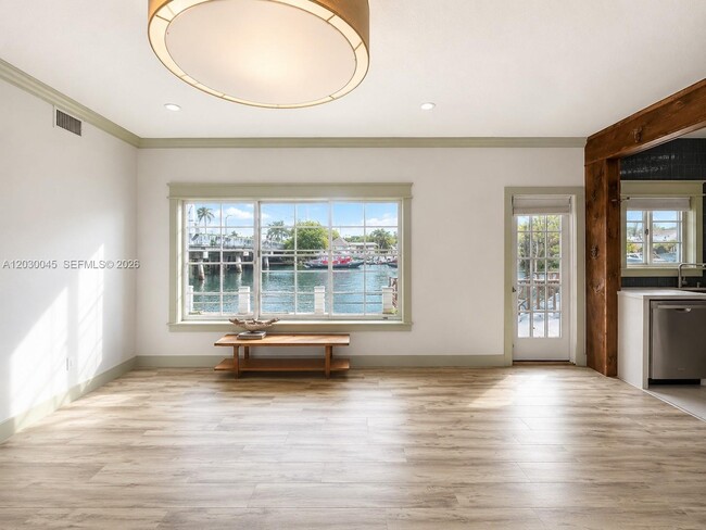 Building Photo - 2137 Calais Dr